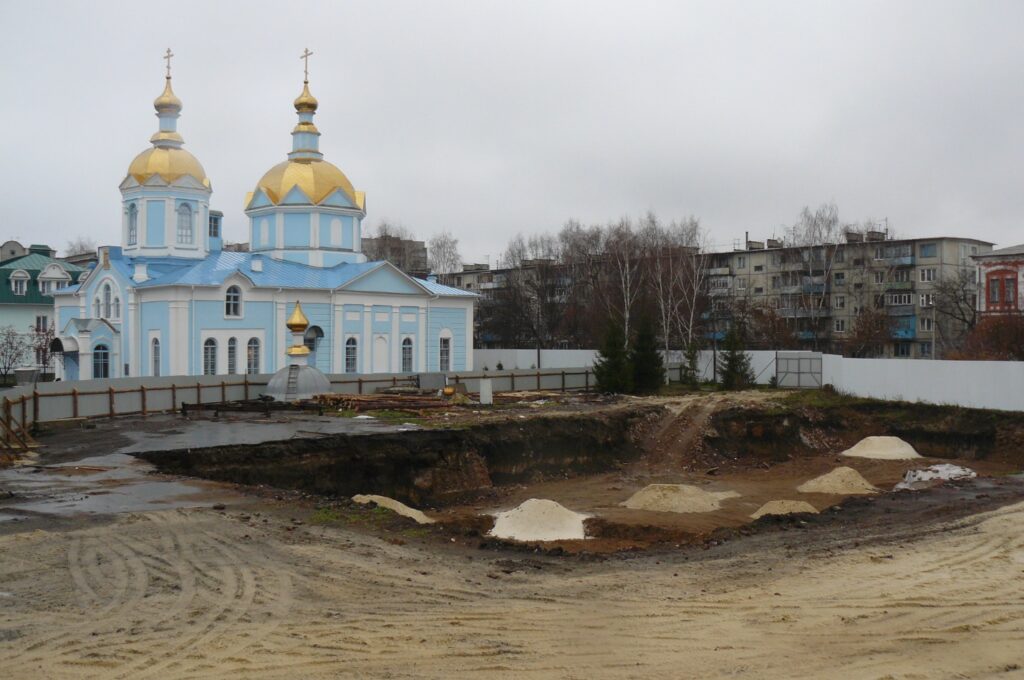 Подготовительные работы перед началом строительства Вознесенского храма. 2009 год