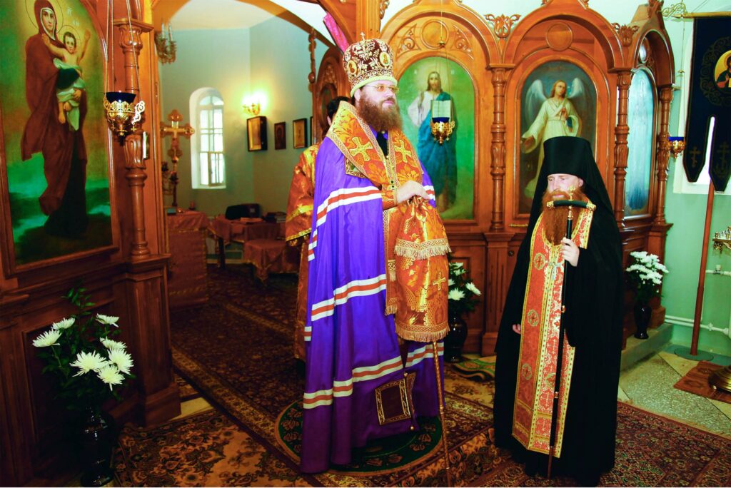 Вручение жезла игумену Трегуляевского Иоанно-Предтеченского мужского монастыря. 2012 год